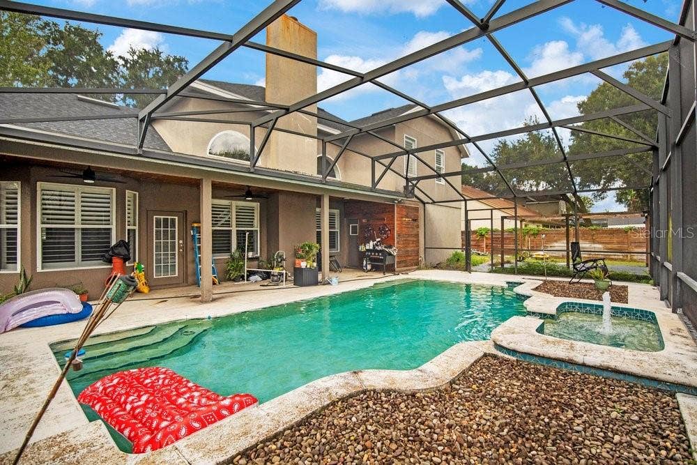3743 GATLIN WOODS DRIVE, Orlando, FL 32812 Enclosed Pool and Patio