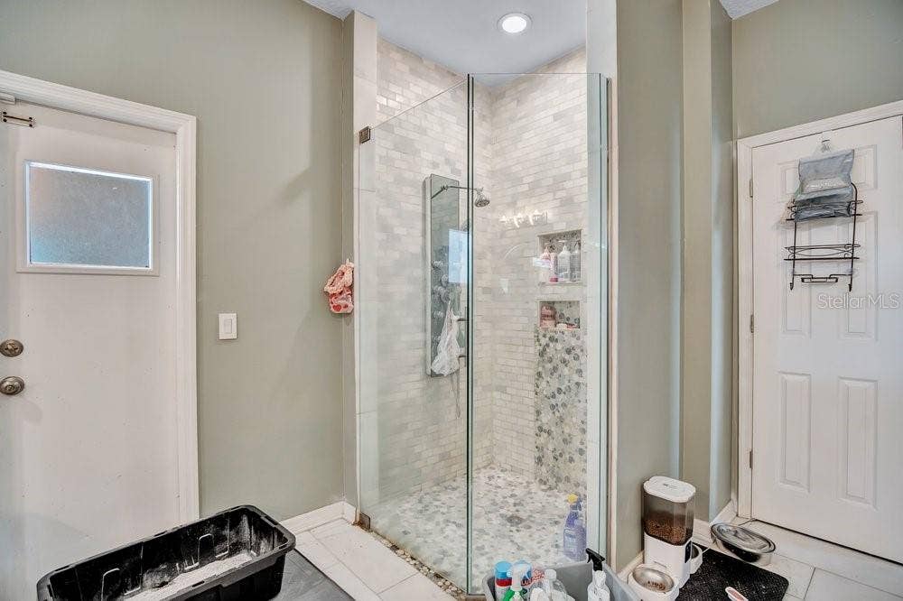 3743 GATLIN WOODS DRIVE, Orlando, FL 32812 Primary Bath