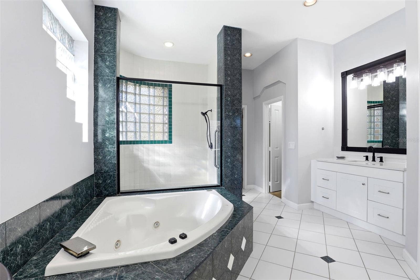 8034 LANDGROVE COURT, Orlando, FL 32819 8034 LANDGROVE COURT, Orlando, FL 32819