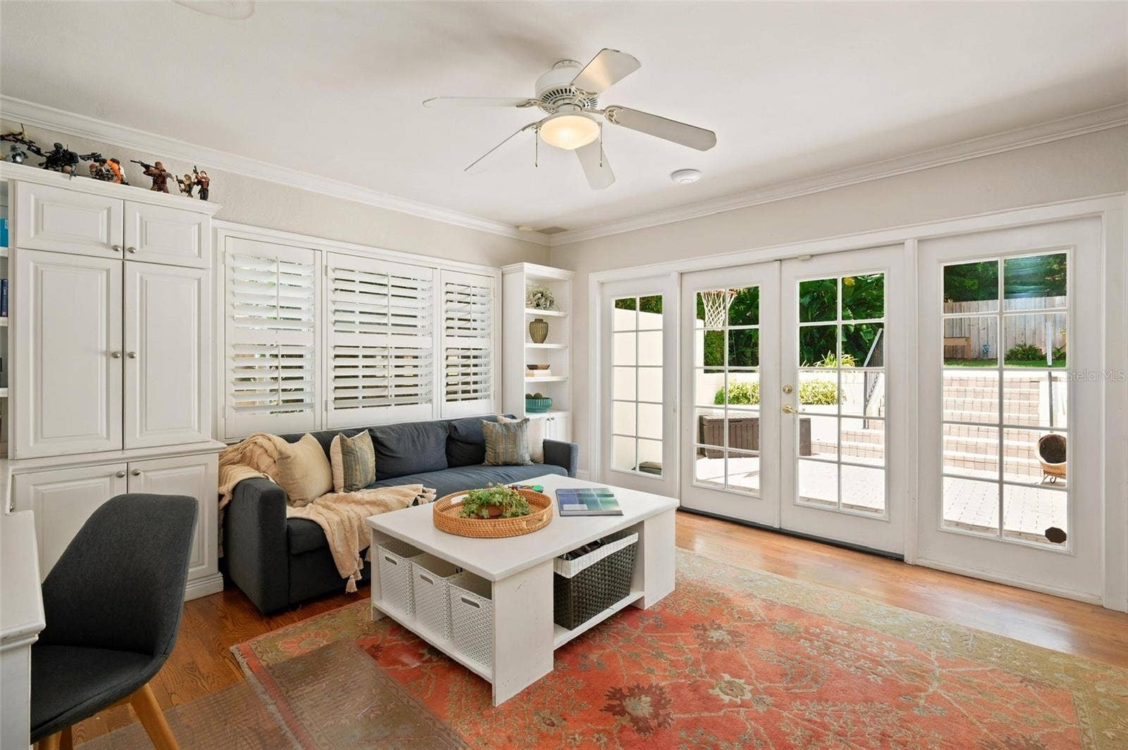 1221 DORCHESTER STREET, Orlando, FL 32803 Family Room with French Doors to Outdoor Living