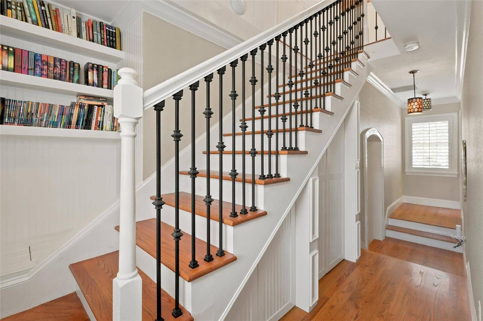 1221 DORCHESTER STREET, Orlando, FL 32803 Stairway to Third-Floor Bonus Space