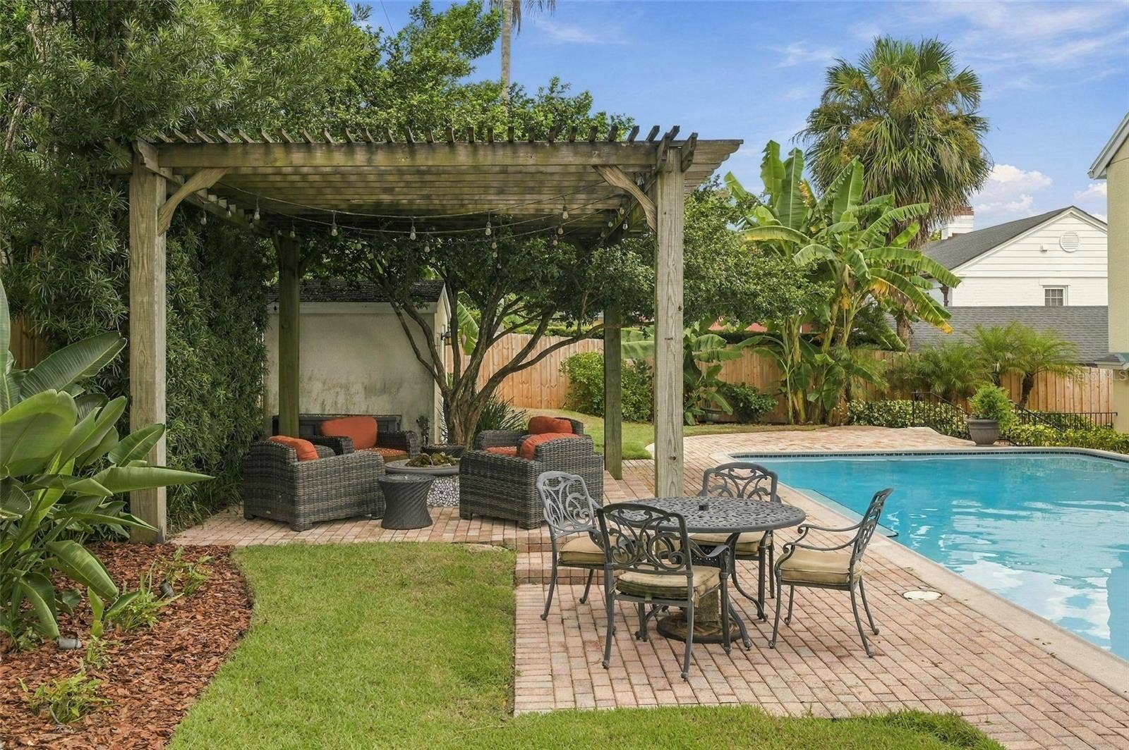 1221 DORCHESTER STREET, Orlando, FL 32803 Pergola & Poolside Entertaining Area