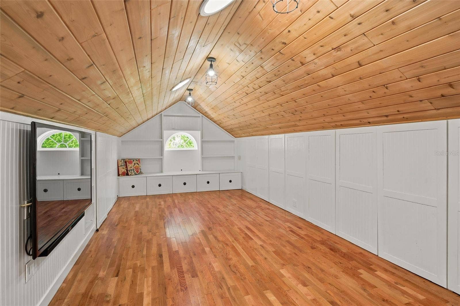 1221 DORCHESTER STREET, Orlando, FL 32803 Third-Floor Bonus Space Flexible Living, Work or Recreation Area