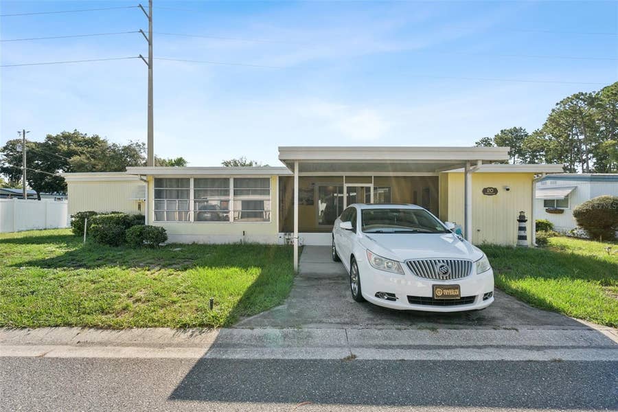 Property photo for 20 HAWAIIAN WAY, Leesburg, FL