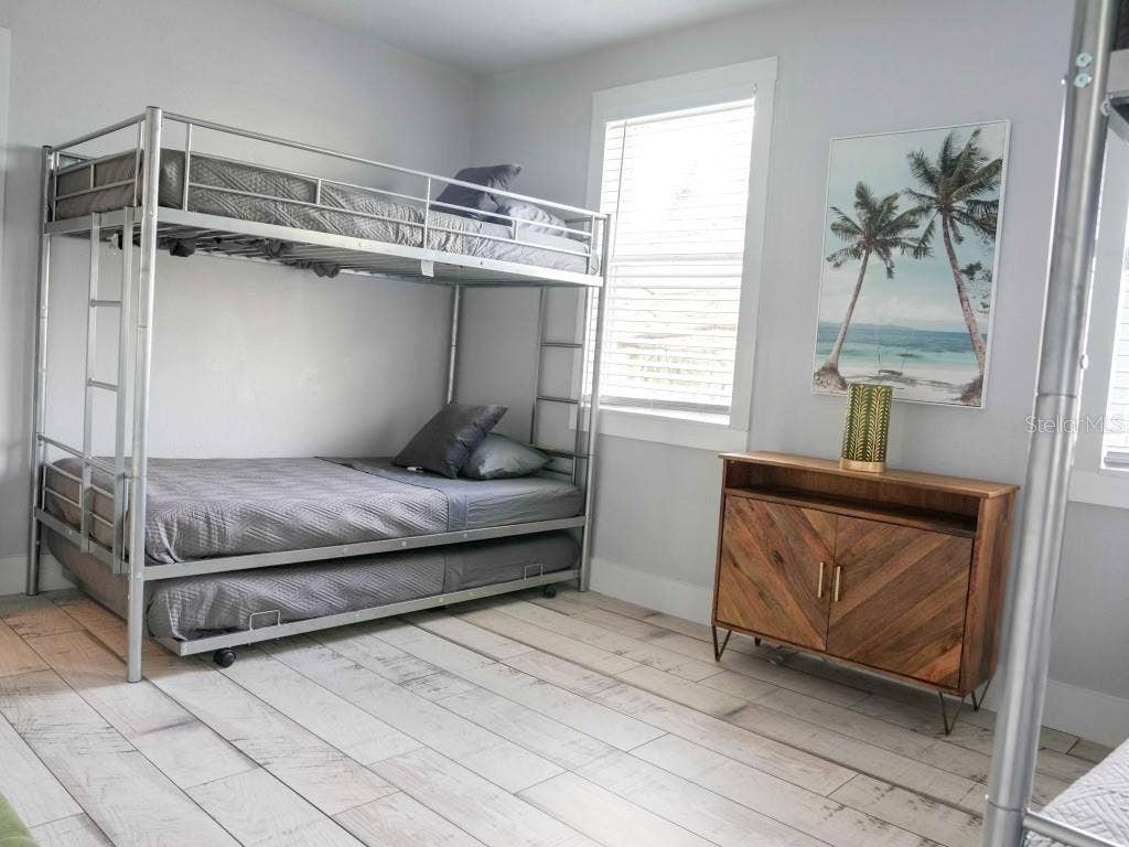 121-123 N HOLLYWOOD AVENUE, Daytona Beach, FL 32118 121-123 N HOLLYWOOD AVENUE, Daytona Beach, FL 32118