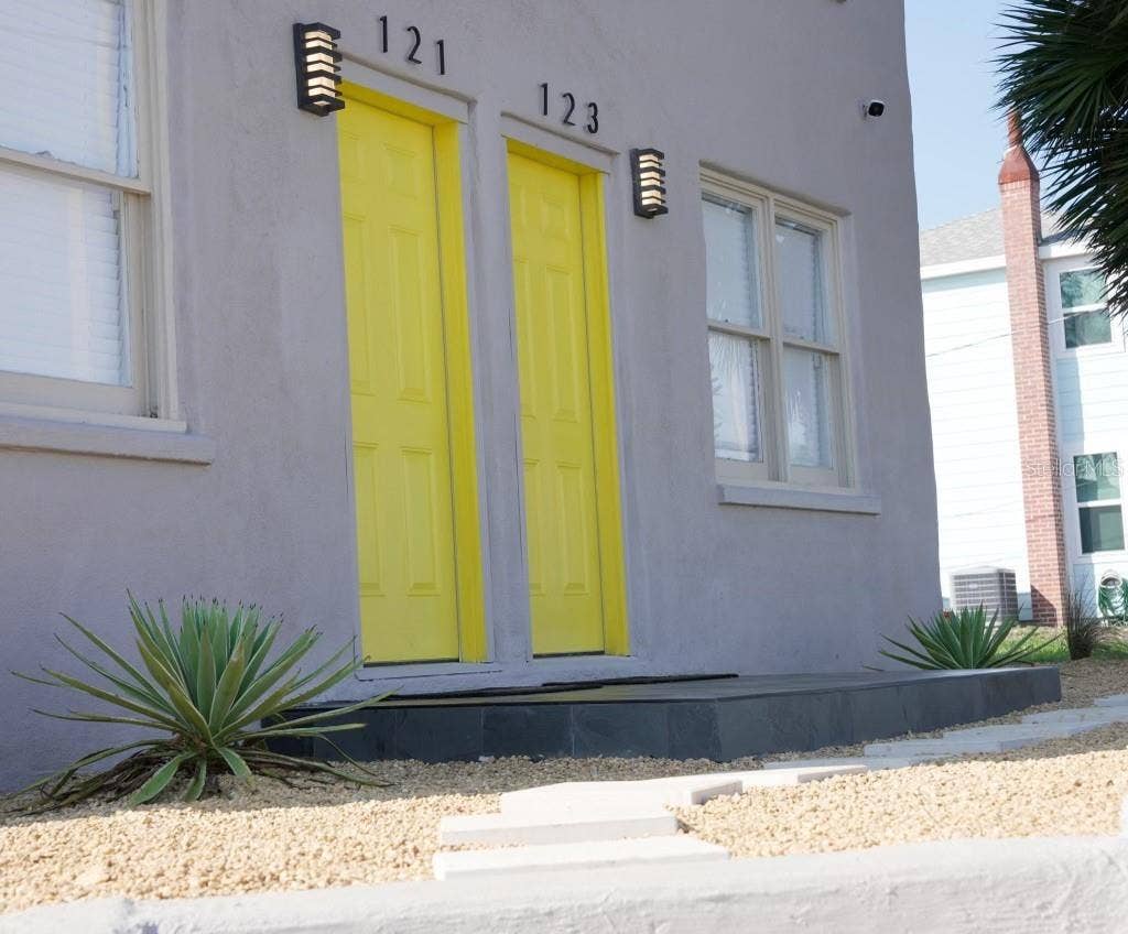 121-123 N HOLLYWOOD AVENUE, Daytona Beach, FL 32118 121-123 N HOLLYWOOD AVENUE, Daytona Beach, FL 32118
