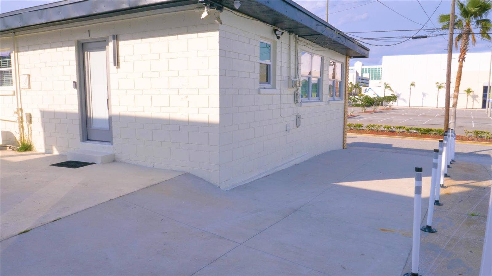 137 N HOLLYWOOD AVENUE, Daytona Beach, FL 32118
