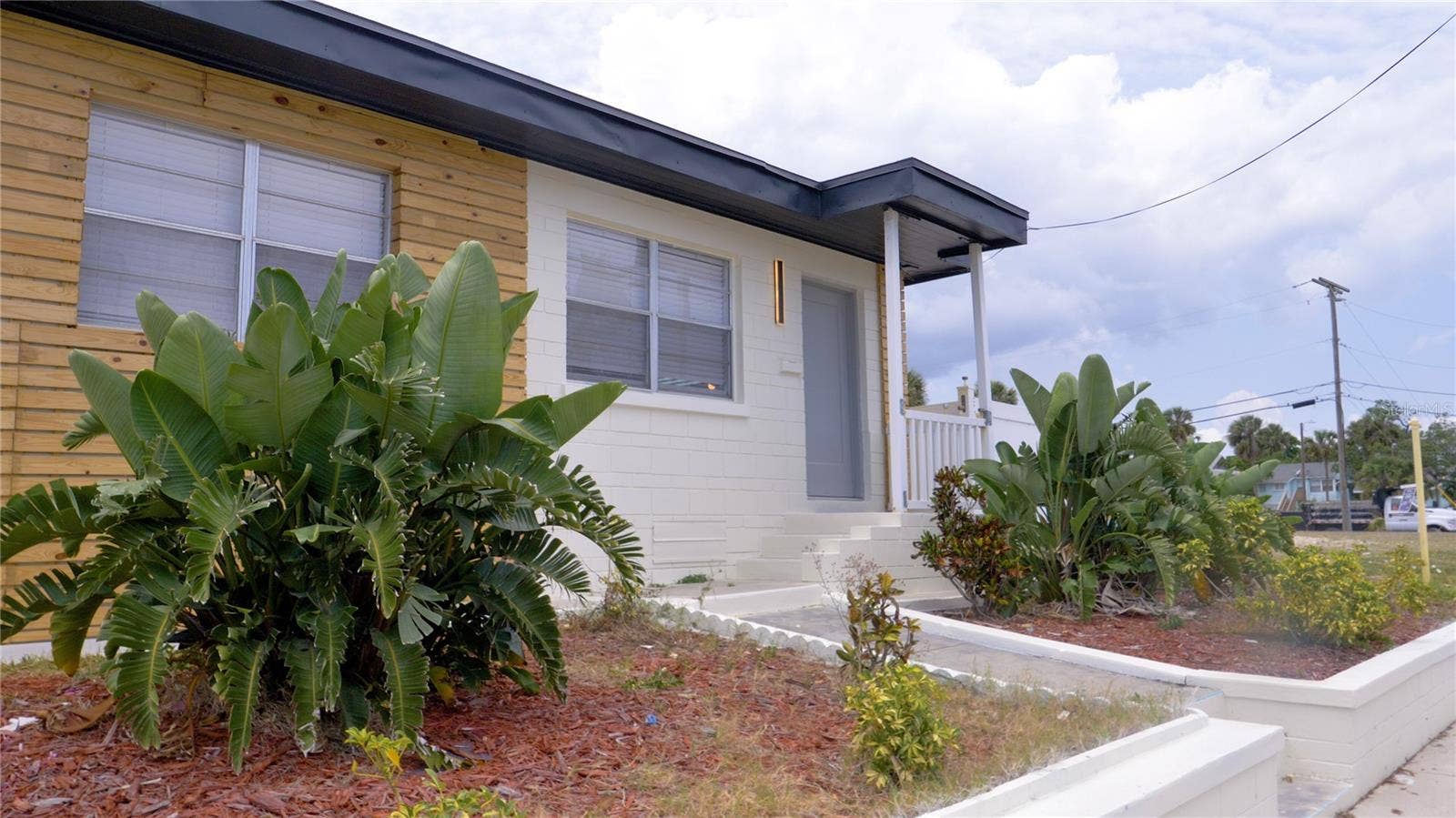 137 N HOLLYWOOD AVENUE, Daytona Beach, FL 32118