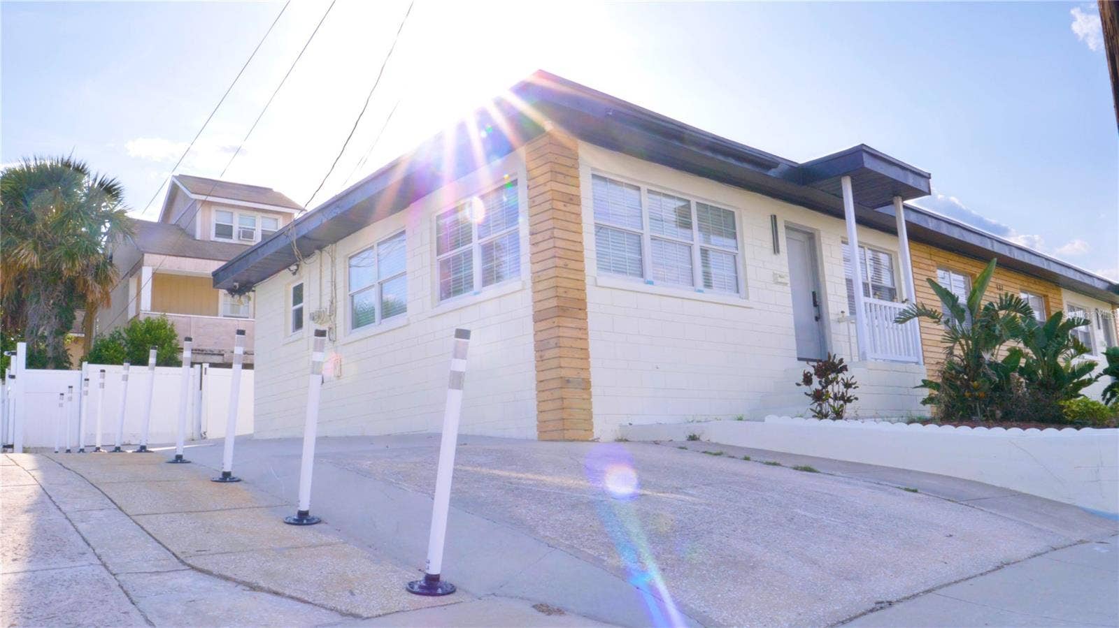 137 N HOLLYWOOD AVENUE, Daytona Beach, FL 32118
