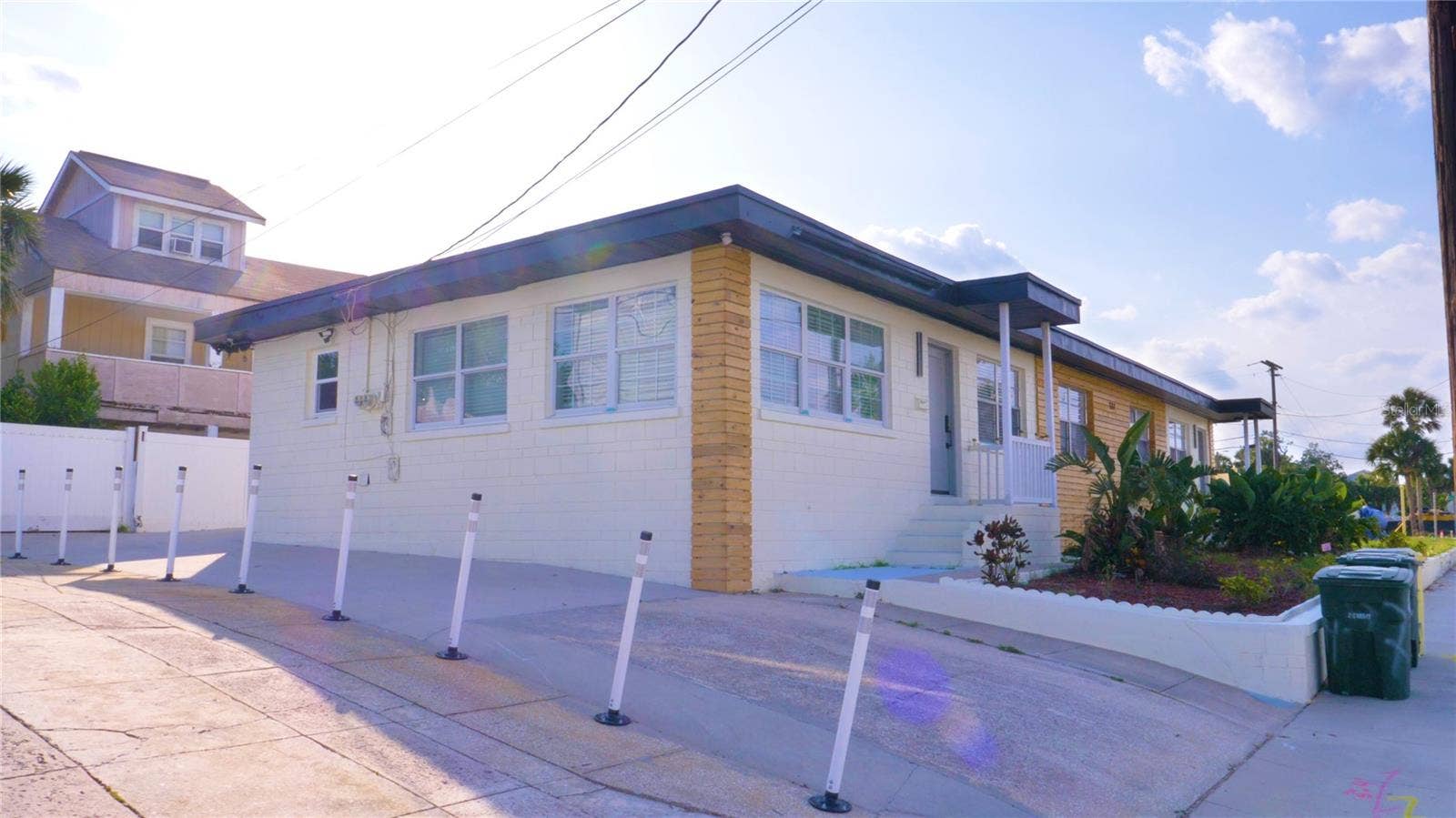 137 N HOLLYWOOD AVENUE, Daytona Beach, FL 32118