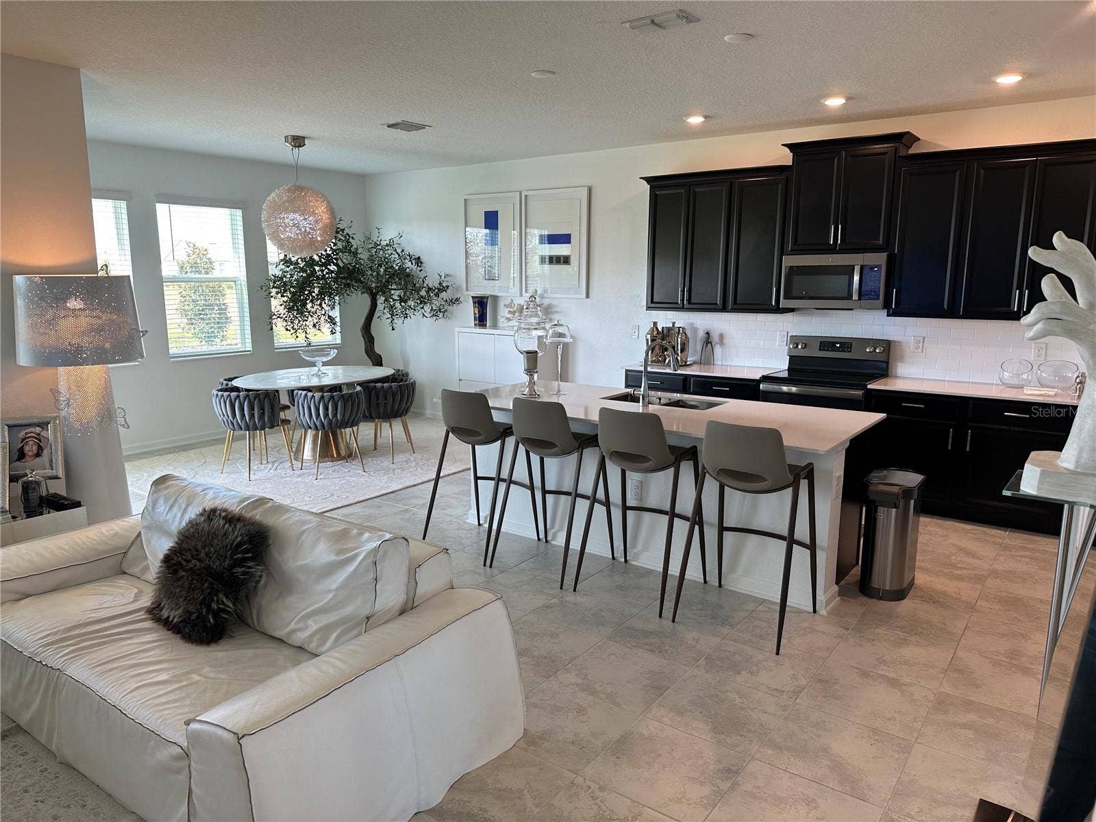 8946 FLUFFY LIE COURT, Davenport, FL 33896 Kitchen