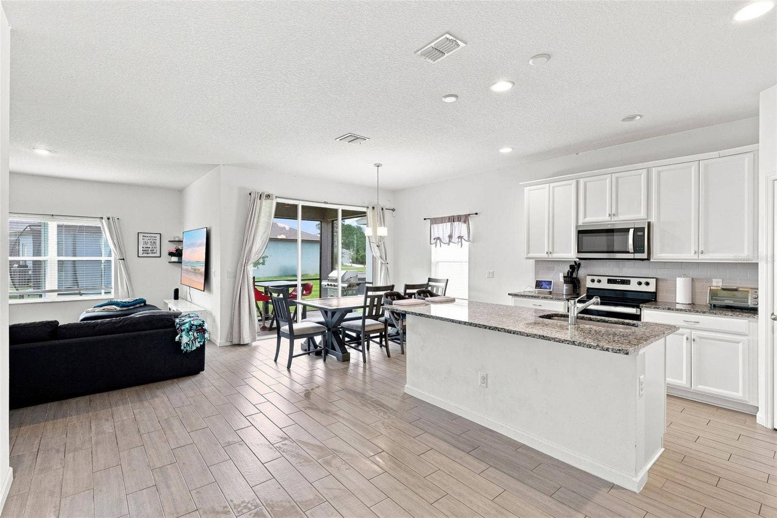 1005 CHELAN FALLS DRIVE, Deland, FL 32724 1005 CHELAN FALLS DRIVE, Deland, FL 32724