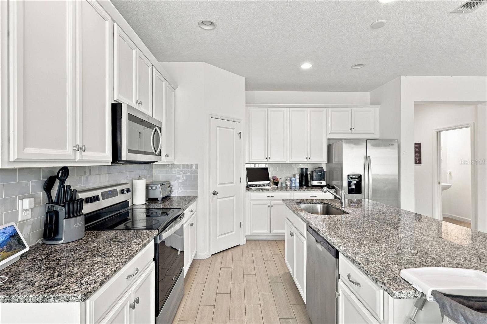 1005 CHELAN FALLS DRIVE, Deland, FL 32724 1005 CHELAN FALLS DRIVE, Deland, FL 32724