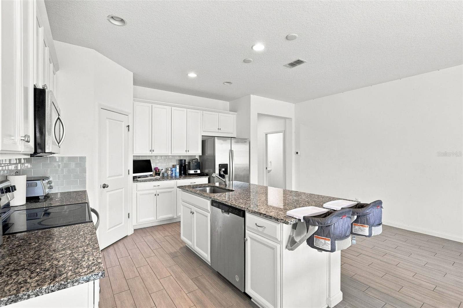 1005 CHELAN FALLS DRIVE, Deland, FL 32724 1005 CHELAN FALLS DRIVE, Deland, FL 32724