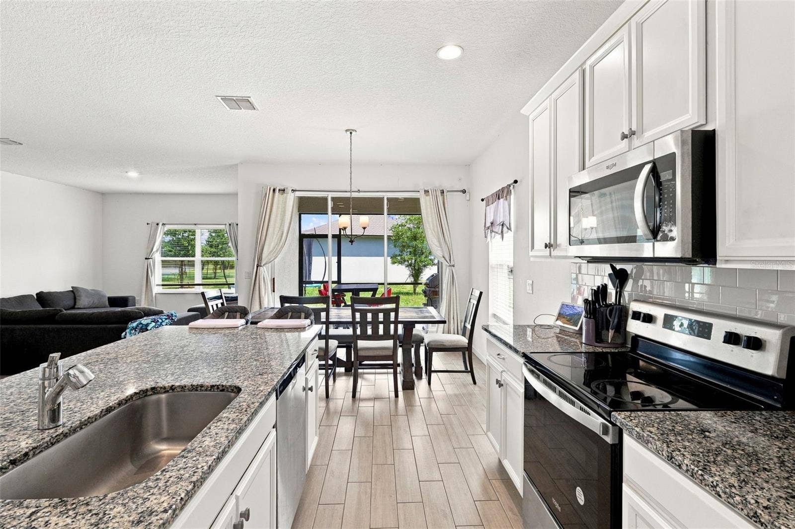 1005 CHELAN FALLS DRIVE, Deland, FL 32724 1005 CHELAN FALLS DRIVE, Deland, FL 32724