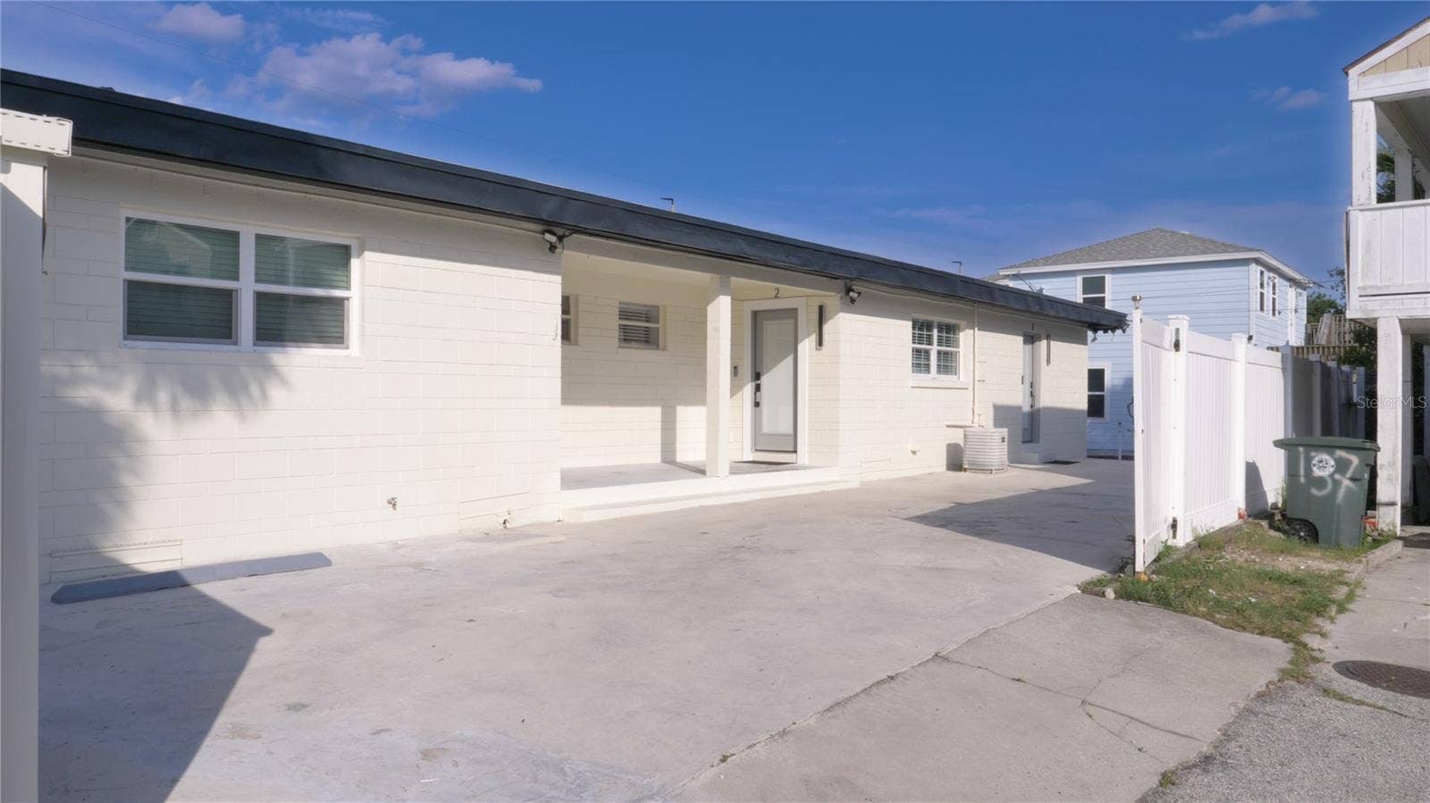 137 N HOLLYWOOD AVENUE, Daytona Beach, FL 32118