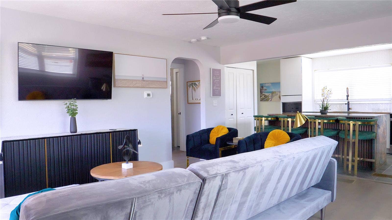 137 N HOLLYWOOD AVENUE, Daytona Beach, FL 32118