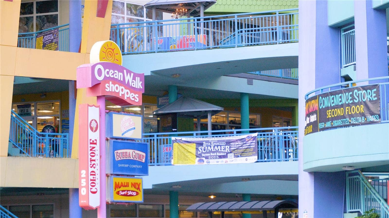 137 N HOLLYWOOD AVENUE, Daytona Beach, FL 32118