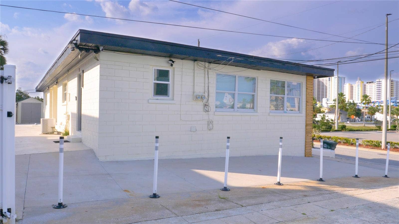 137 N HOLLYWOOD AVENUE, Daytona Beach, FL 32118