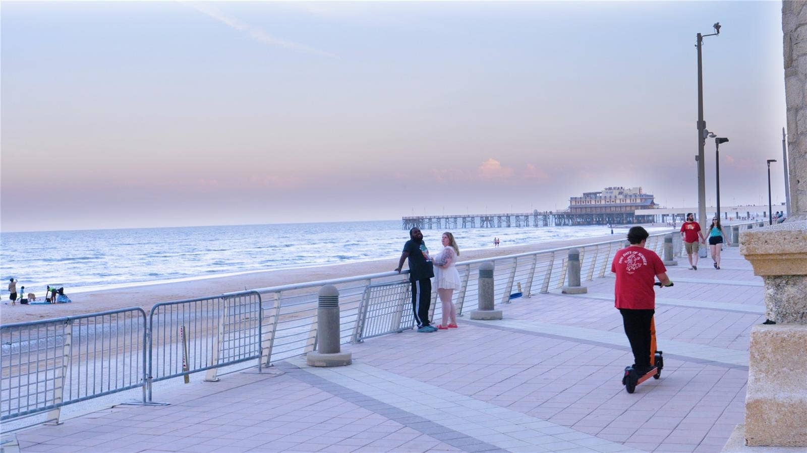 137 N HOLLYWOOD AVENUE, Daytona Beach, FL 32118