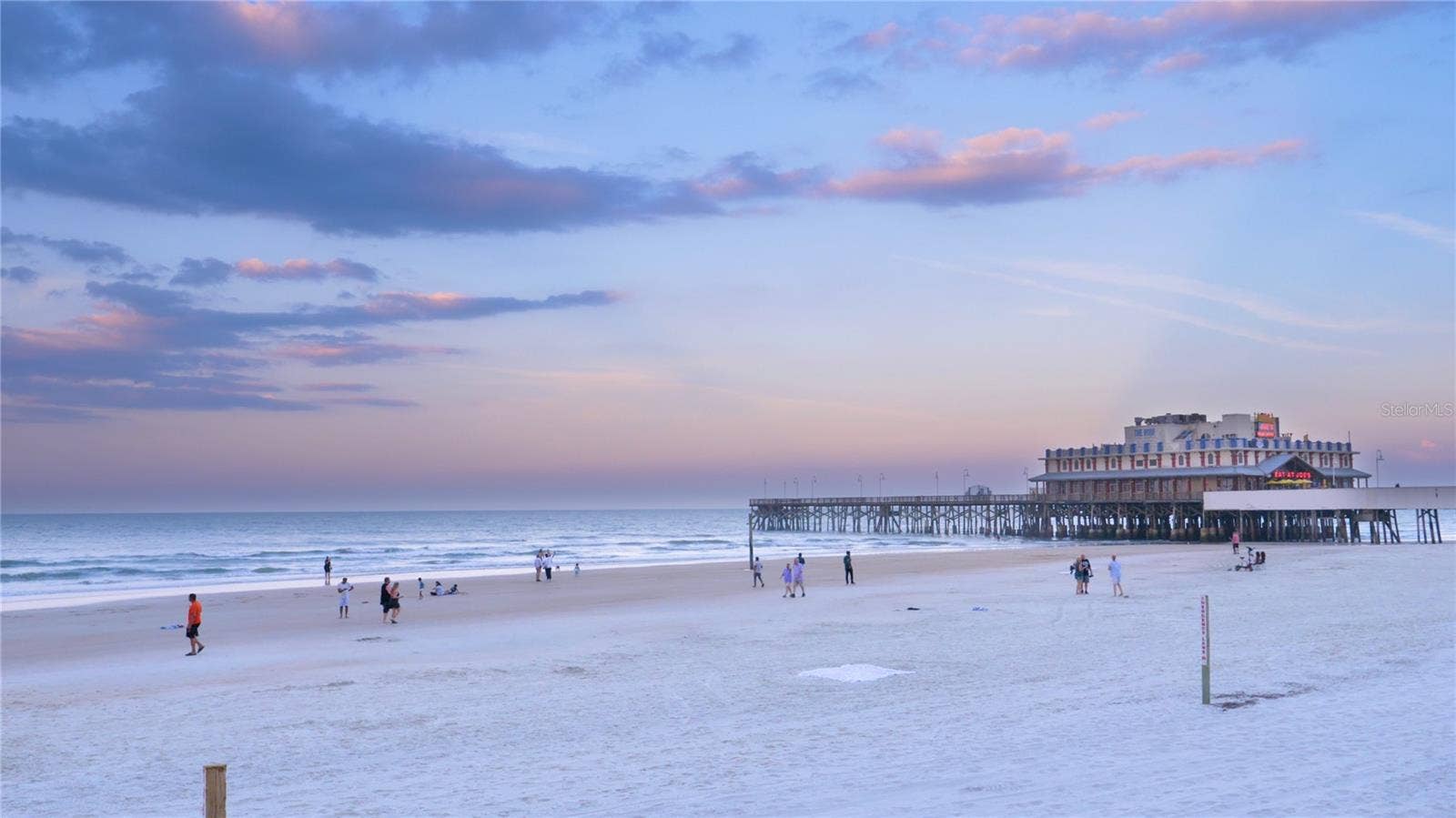 137 N HOLLYWOOD AVENUE, Daytona Beach, FL 32118