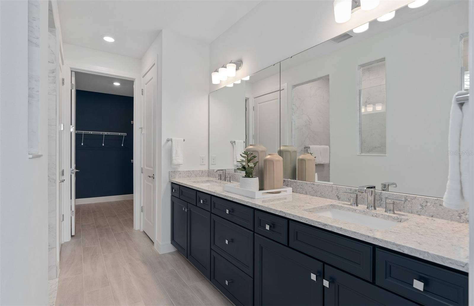 1313 ZESTY CITRUS LANE, Minneola, FL 34715 Model Home Design Only. Pictures and furnishings are for illustrative purposes only. Elevations, colors and options may vary. Furniture is for model home staging only.