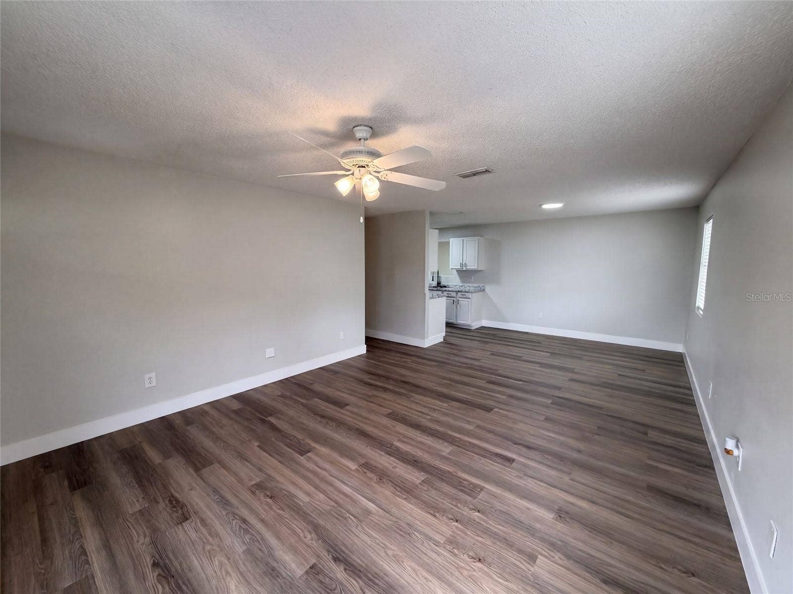 9307 8TH AVENUE, Orlando, FL 32824 9307 8TH AVENUE, Orlando, FL 32824