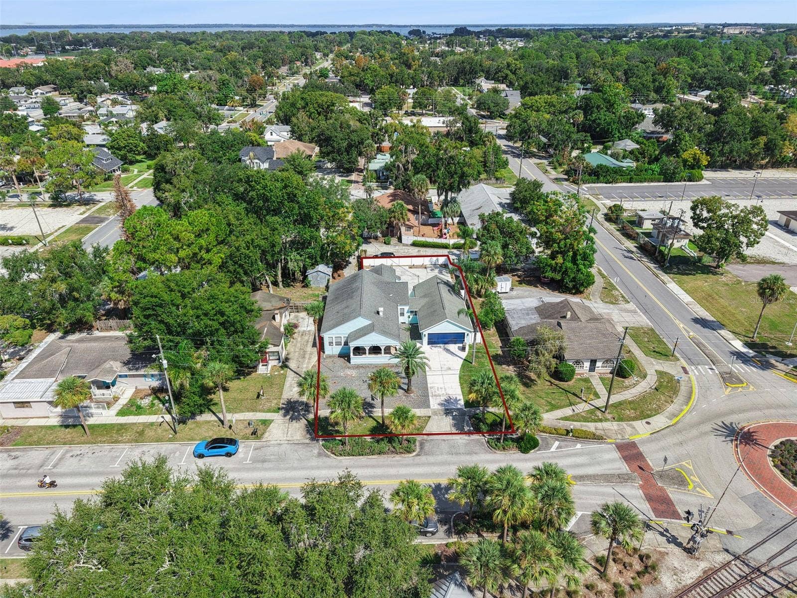 317 E MAIN STREET, Tavares, FL 32778