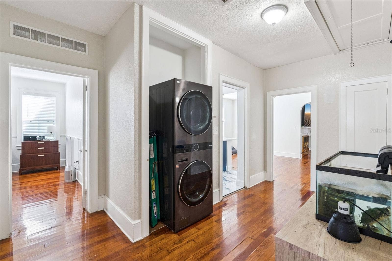 317 E MAIN STREET, Tavares, FL 32778