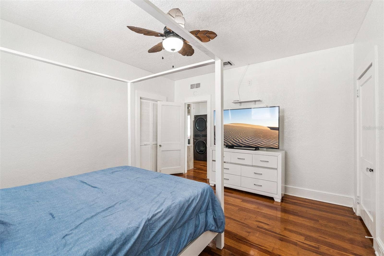 317 E MAIN STREET, Tavares, FL 32778