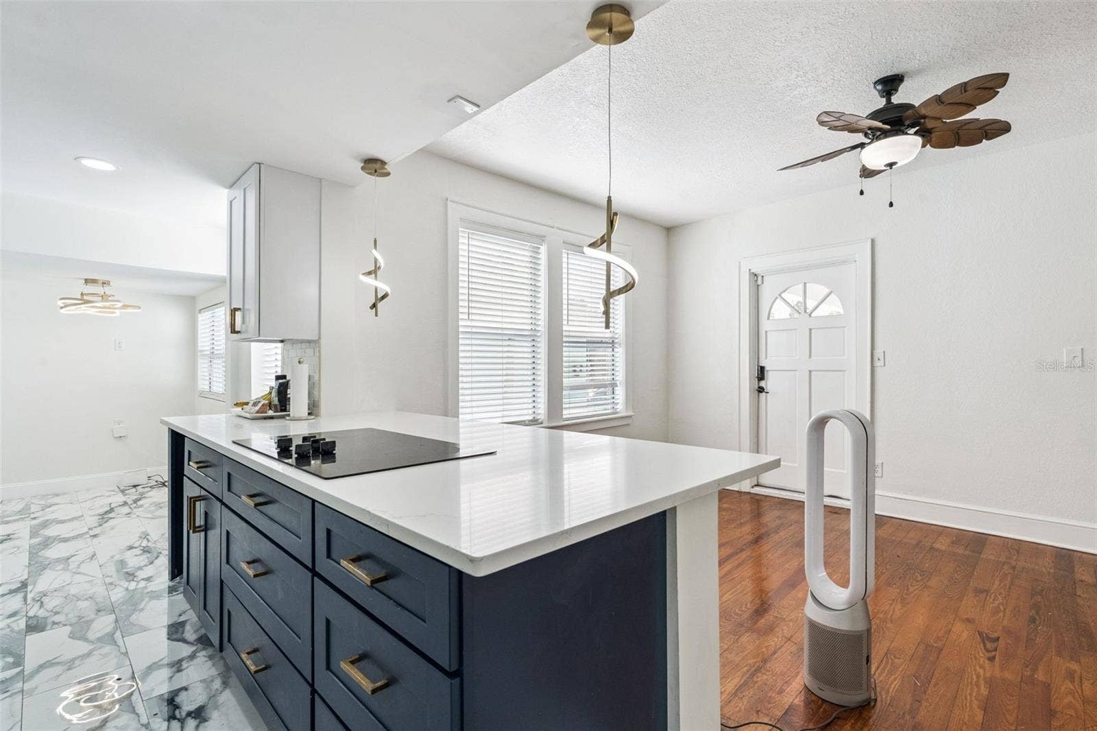317 E MAIN STREET, Tavares, FL 32778