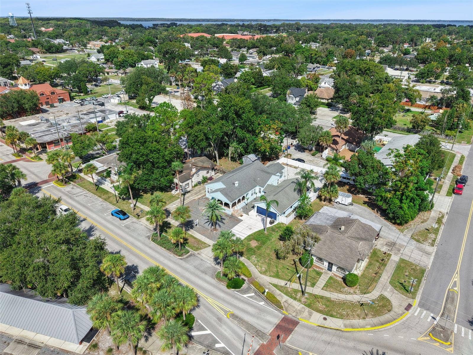 317 E MAIN STREET, Tavares, FL 32778