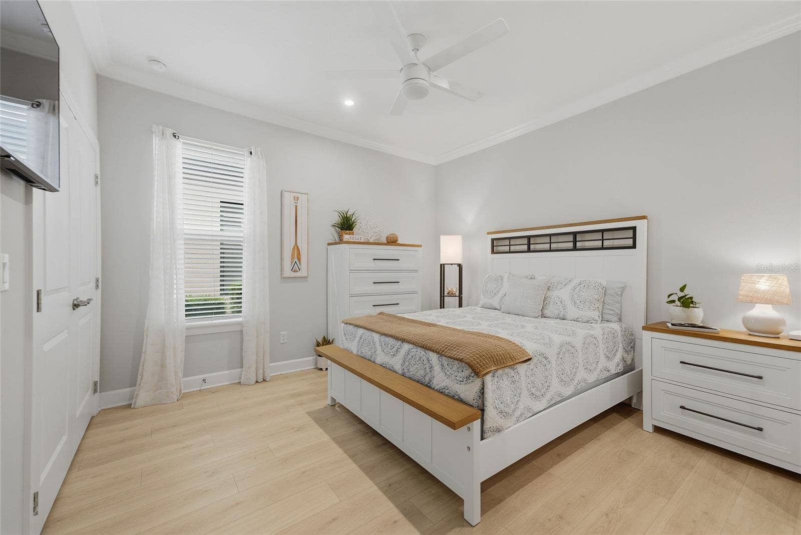 2nd Guest Bedroom w/ ensuite bath