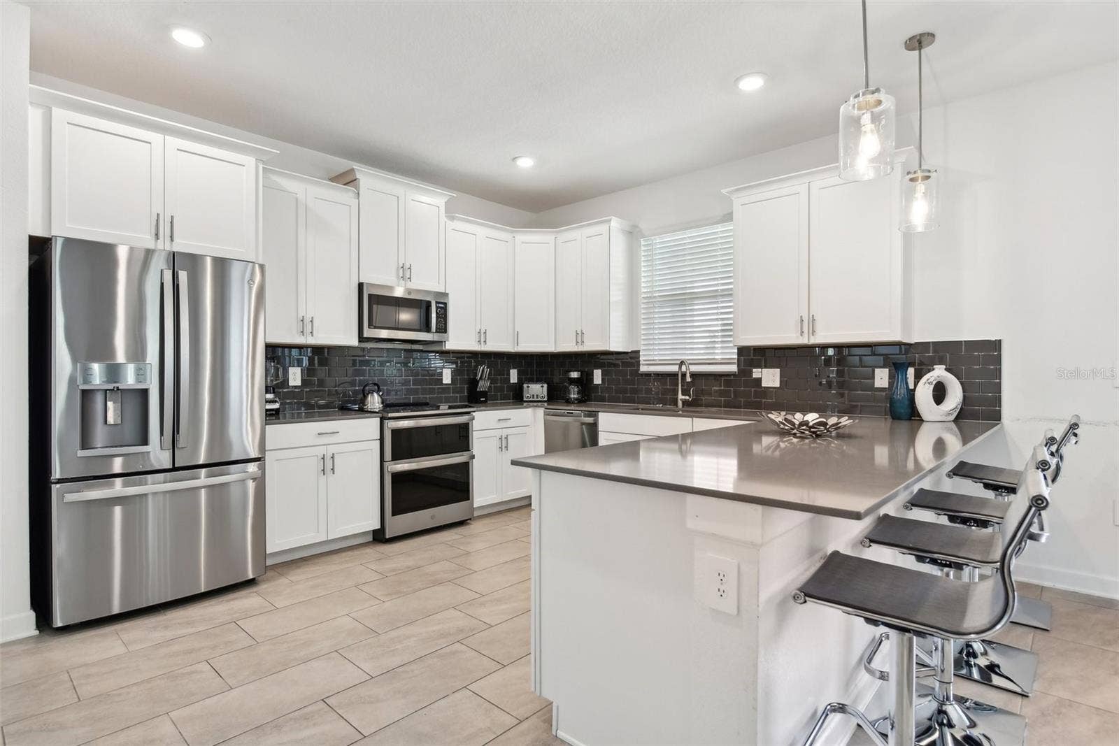 9266 SOMMERSET HILLS DRIVE, Davenport, FL 33896 Open kitchen