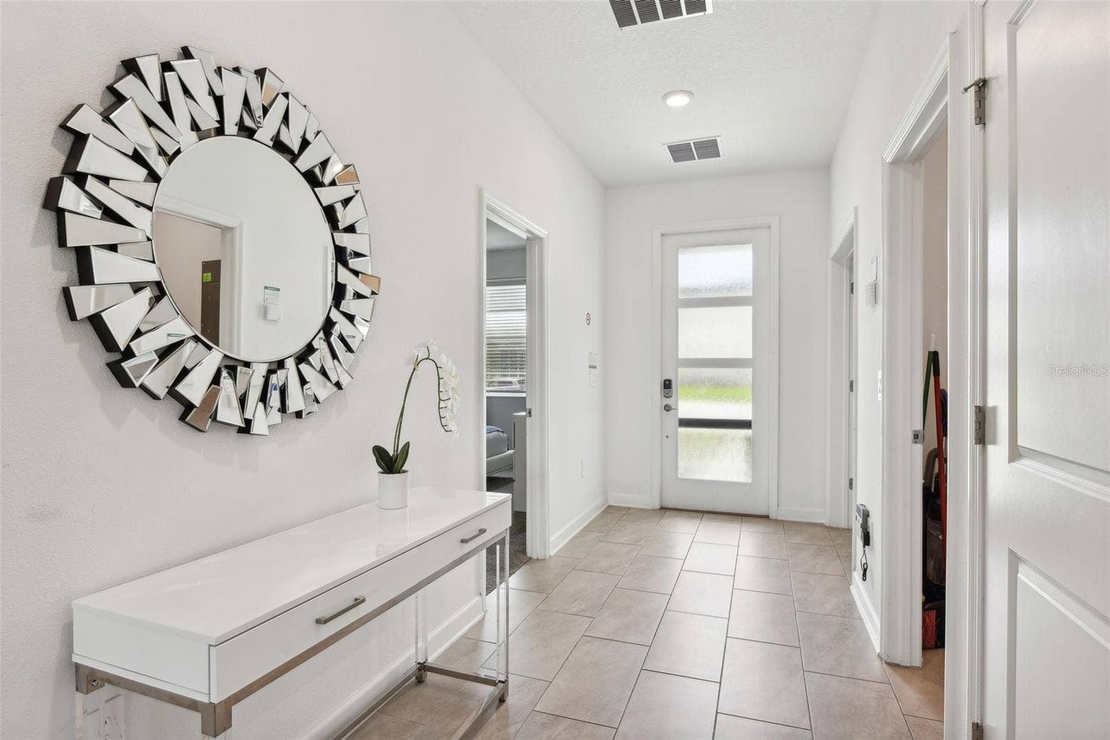 9266 SOMMERSET HILLS DRIVE, Davenport, FL 33896 Entryway