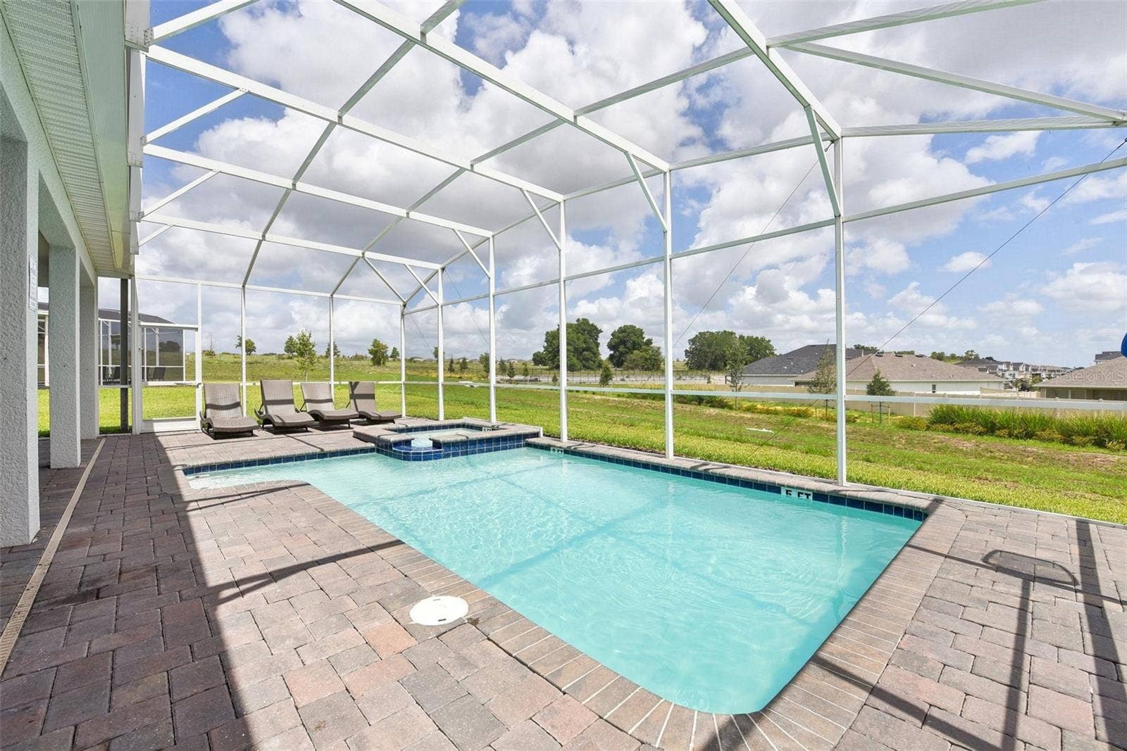 9266 SOMMERSET HILLS DRIVE, Davenport, FL 33896 No neighbors