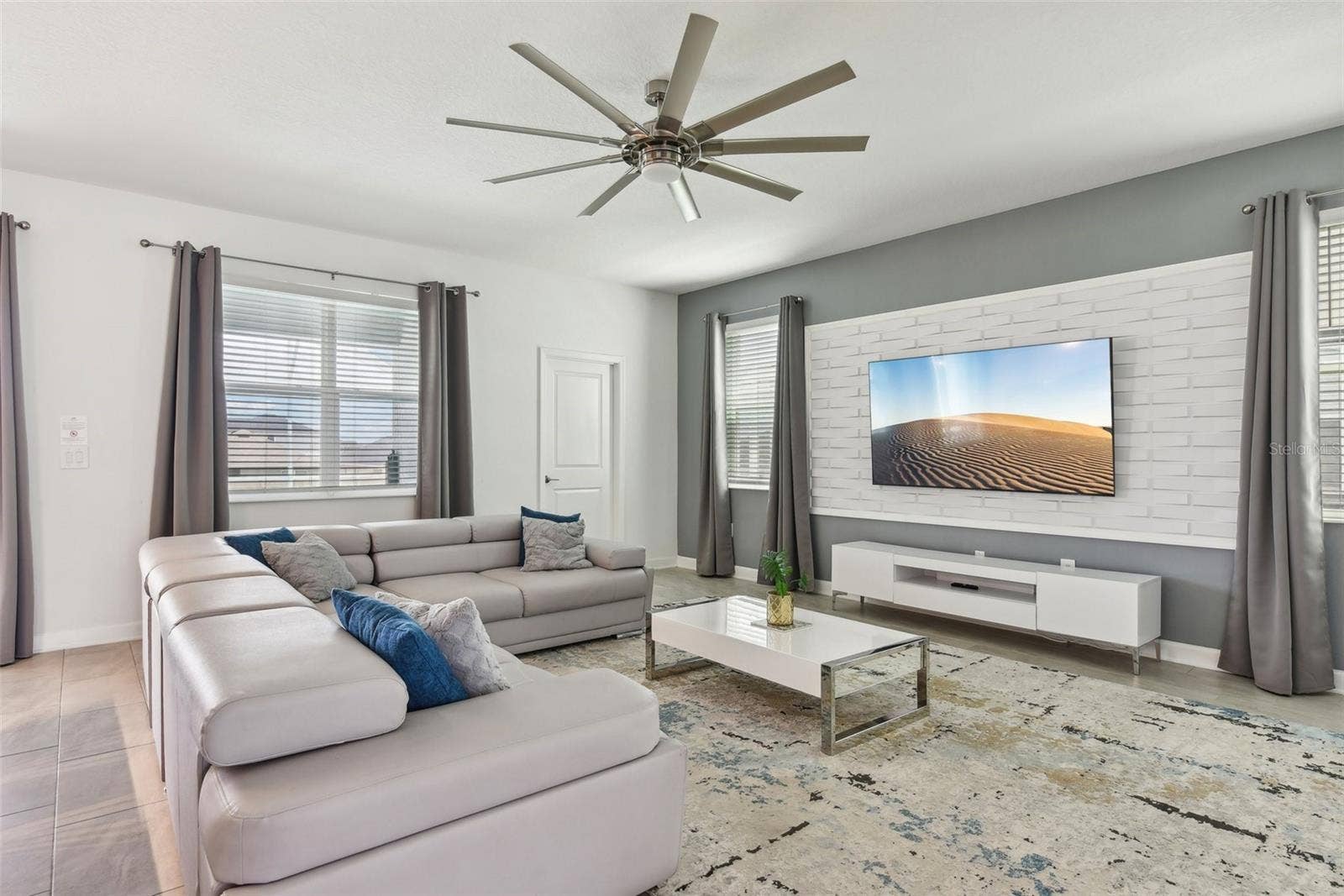 9266 SOMMERSET HILLS DRIVE, Davenport, FL 33896 Large living room