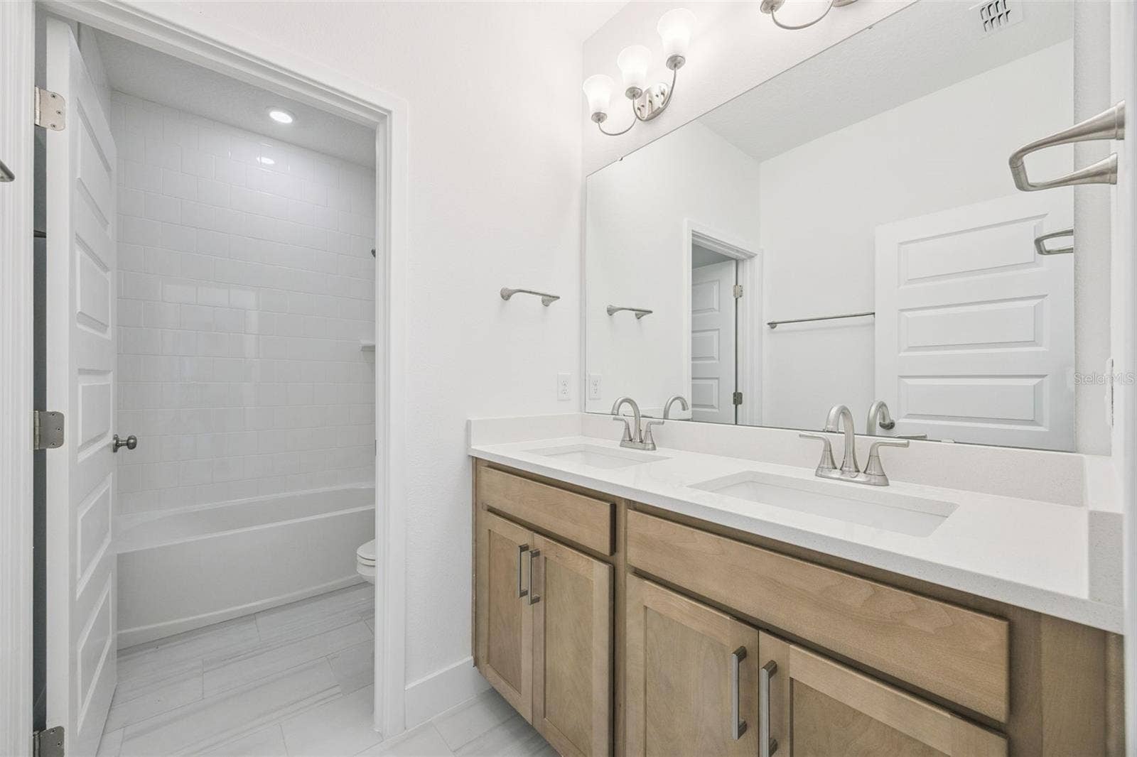17428 HONEYBELL TANGELO COURT, Winter Garden, FL 34787 Bathroom 3