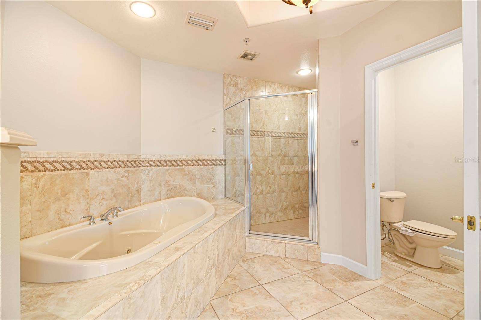8749 THE ESPLANADE, #24, Orlando, FL 32836 8749 THE ESPLANADE, #24, Orlando, FL 32836