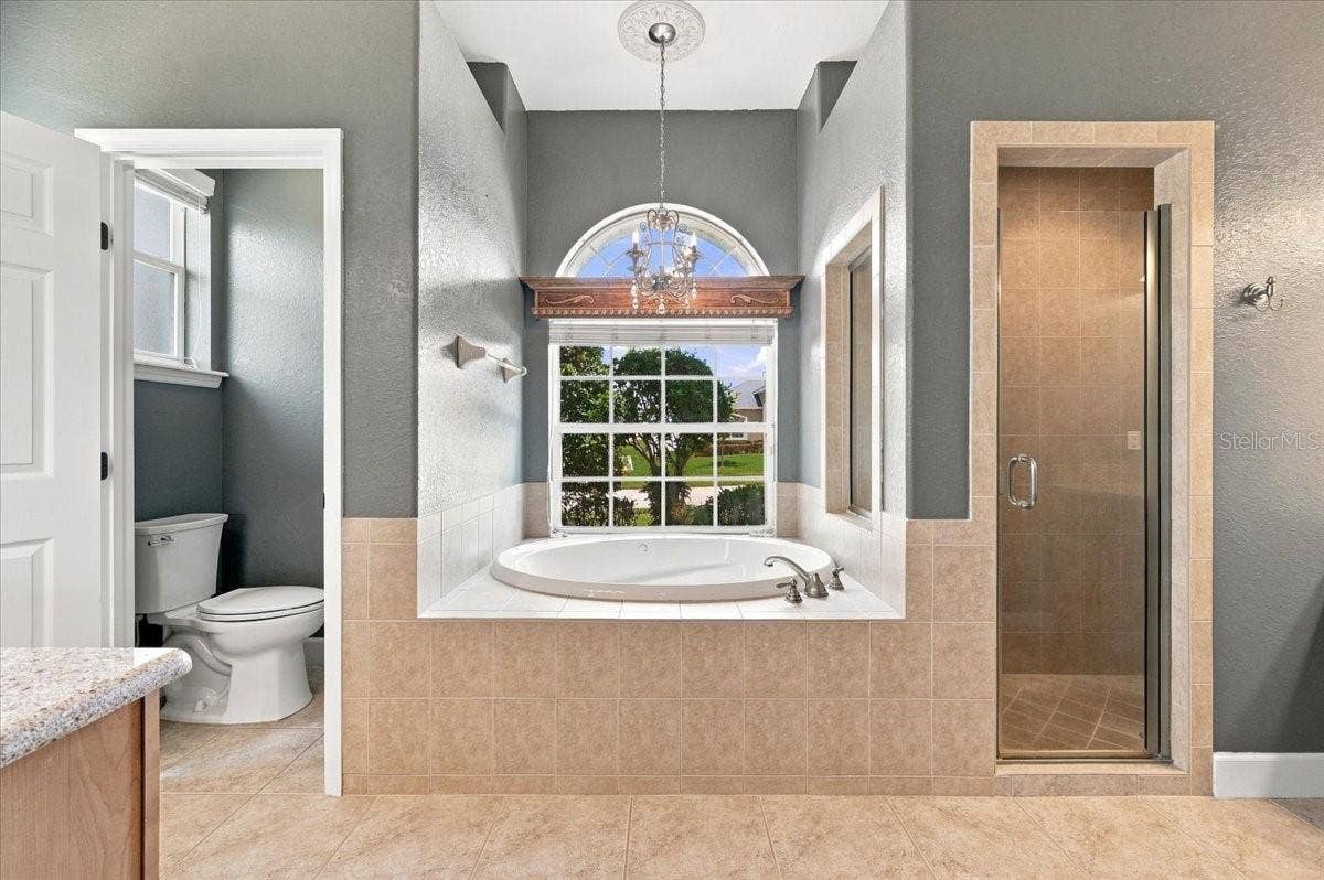 230 LAKE ARIETTA COURT, Auburndale, FL 33823 primary bathroom
