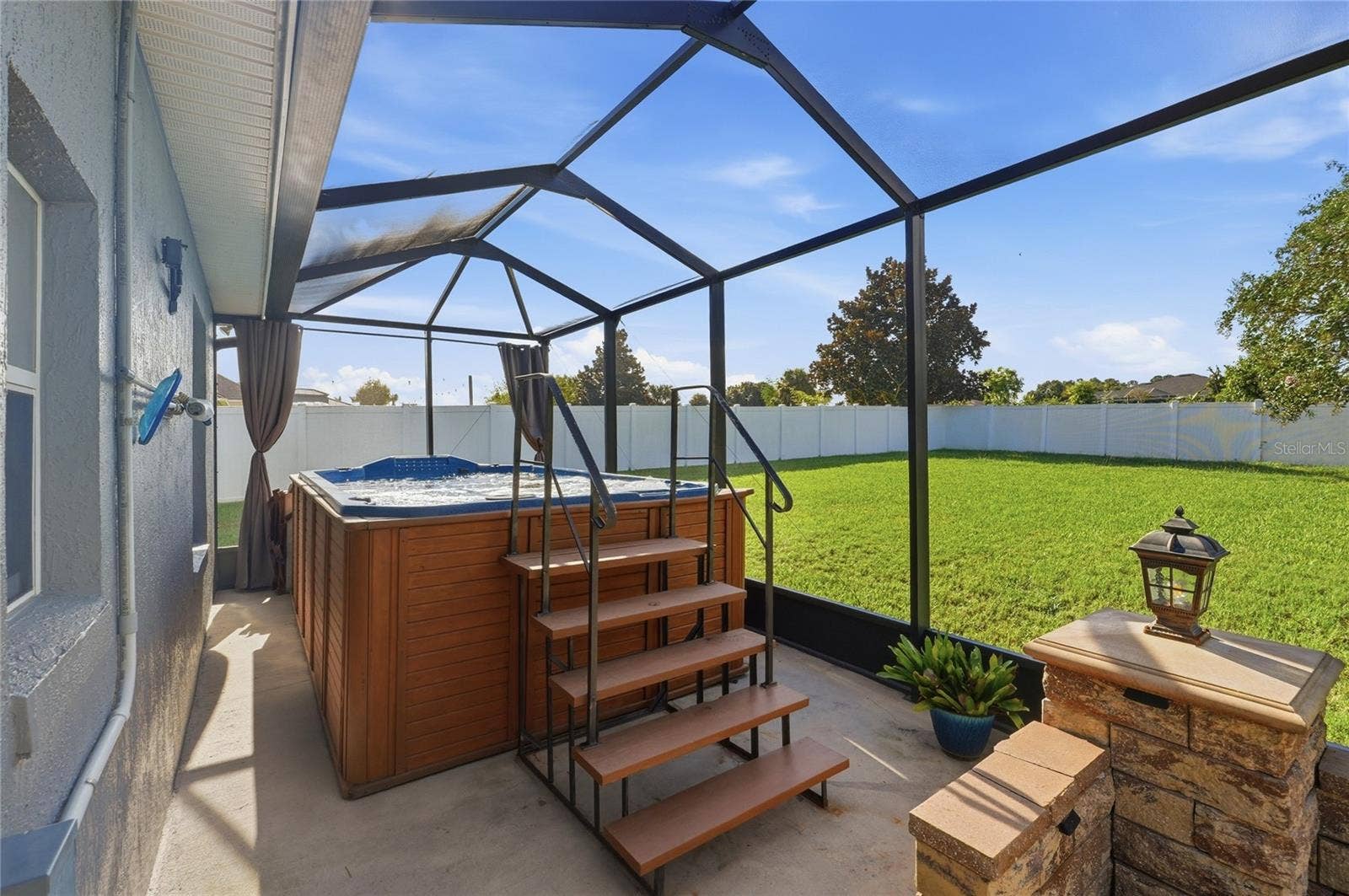 230 LAKE ARIETTA COURT, Auburndale, FL 33823 swim spa