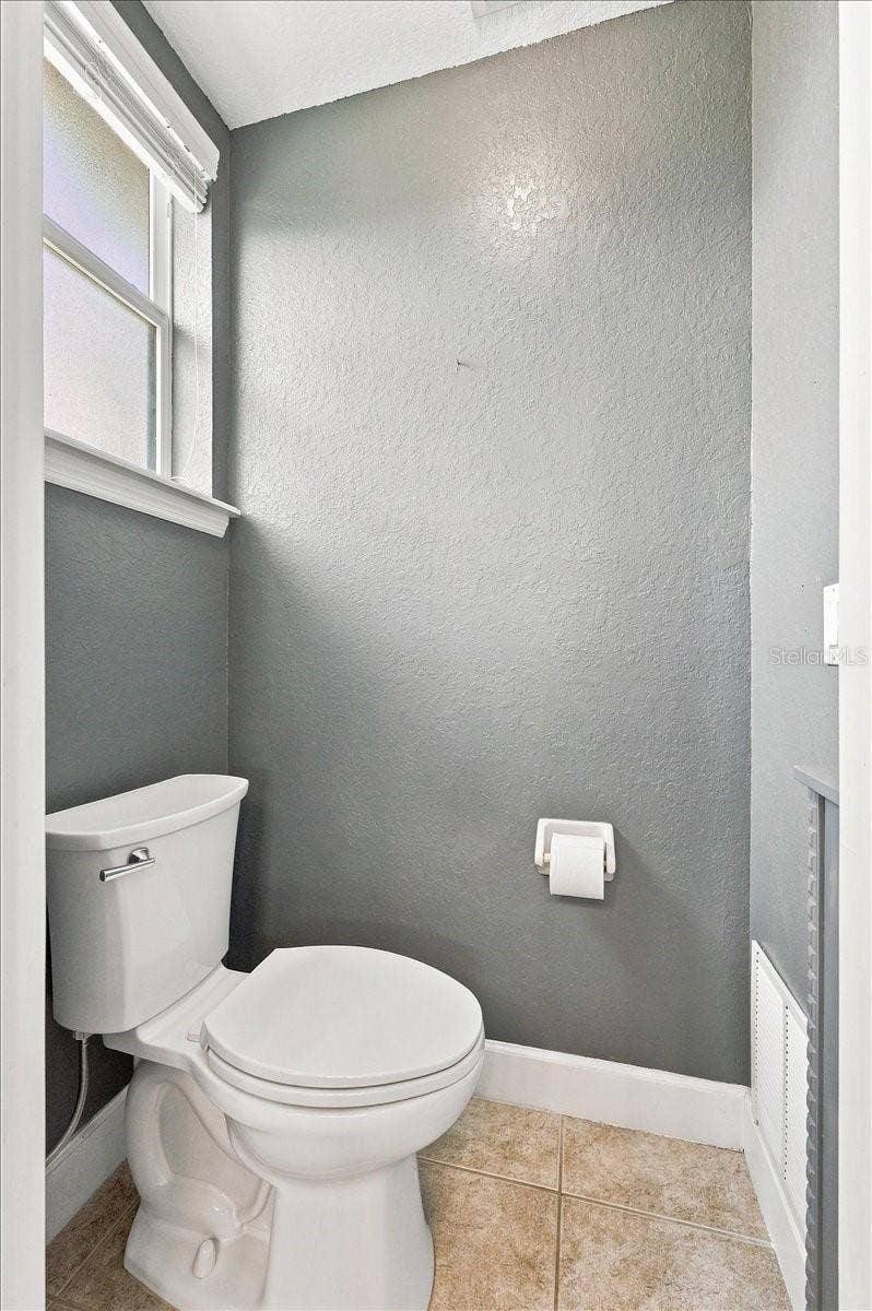 230 LAKE ARIETTA COURT, Auburndale, FL 33823 primary bathroom