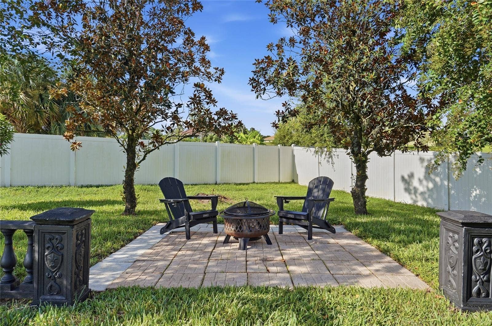 230 LAKE ARIETTA COURT, Auburndale, FL 33823 fire pit
