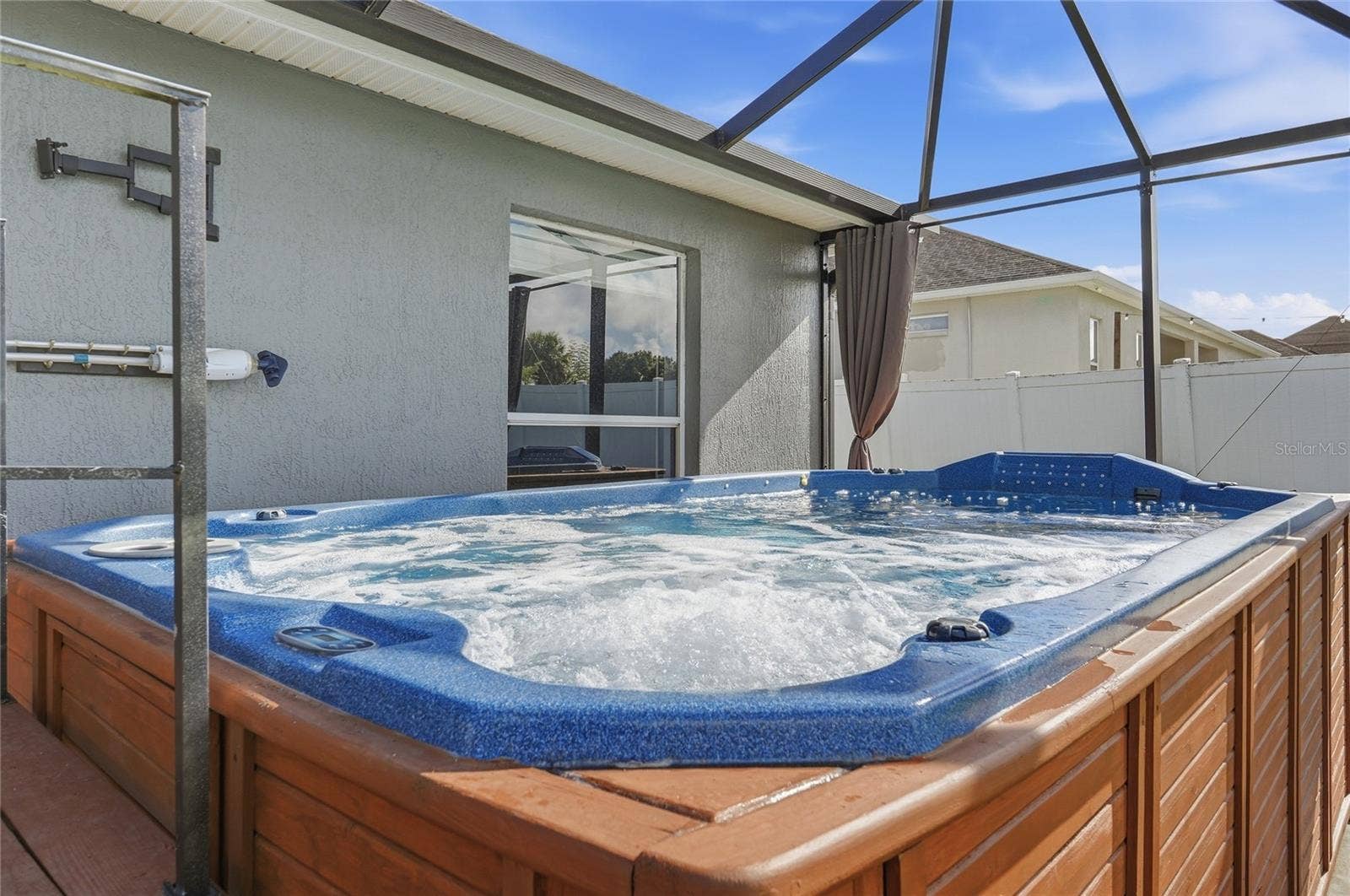 230 LAKE ARIETTA COURT, Auburndale, FL 33823 swim spa