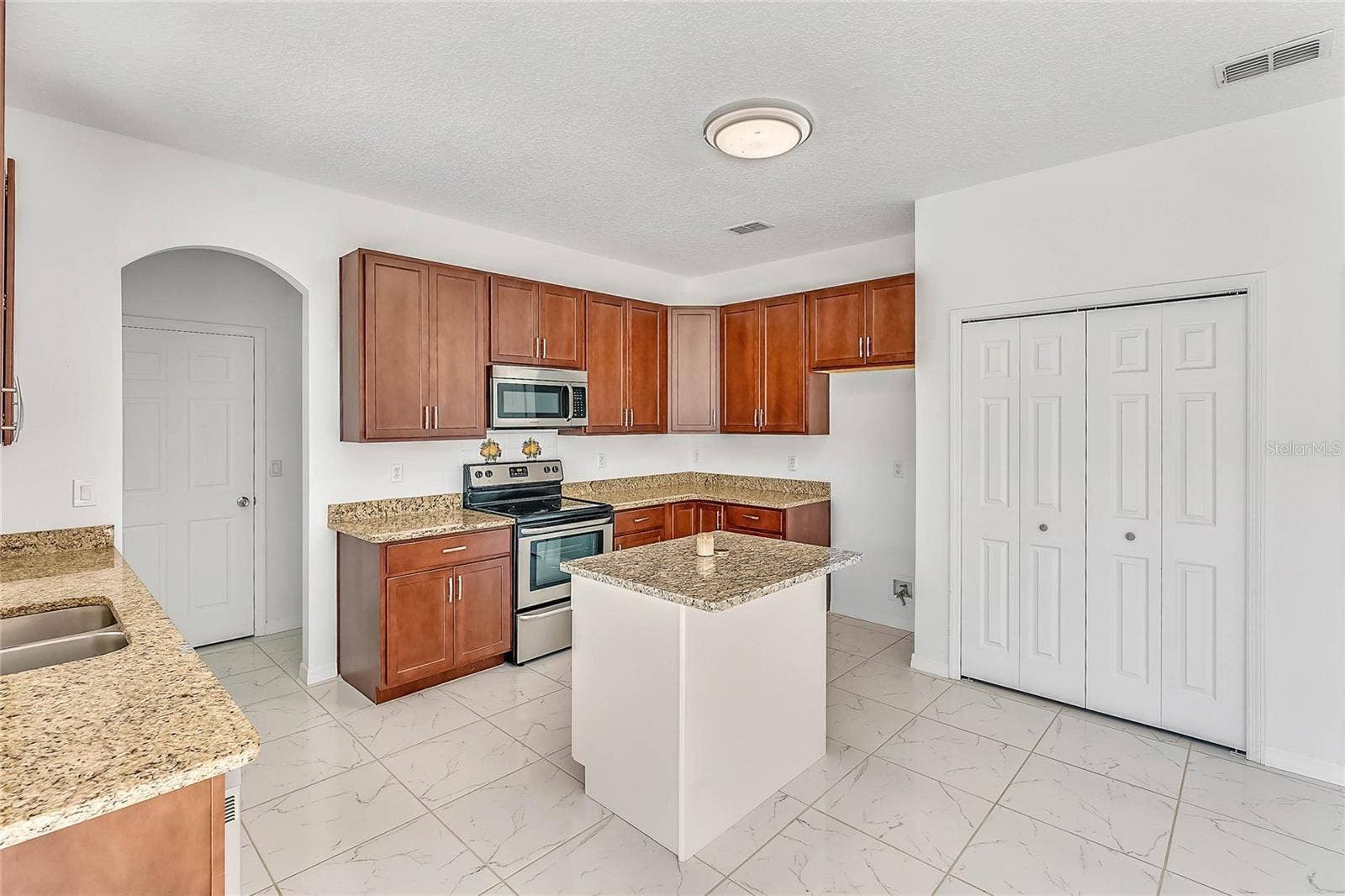 6309 EARTHGOLD DRIVE, Windermere, FL 34786 6309 EARTHGOLD DRIVE, Windermere, FL 34786