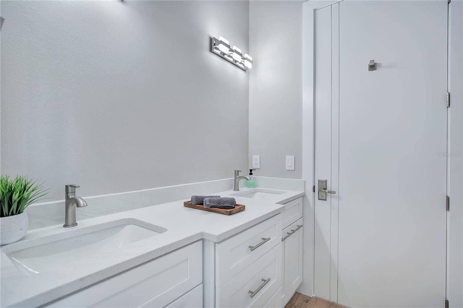 2207 KINDEL AVENUE, Winter Park, FL 32789 2207 KINDEL AVENUE, Winter Park, FL 32789