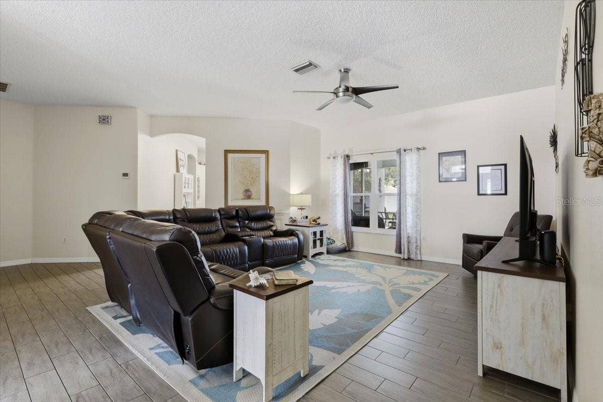 6 BIRDSEYE PLACE, Palm Coast, FL 32137 6 BIRDSEYE PLACE, Palm Coast, FL 32137