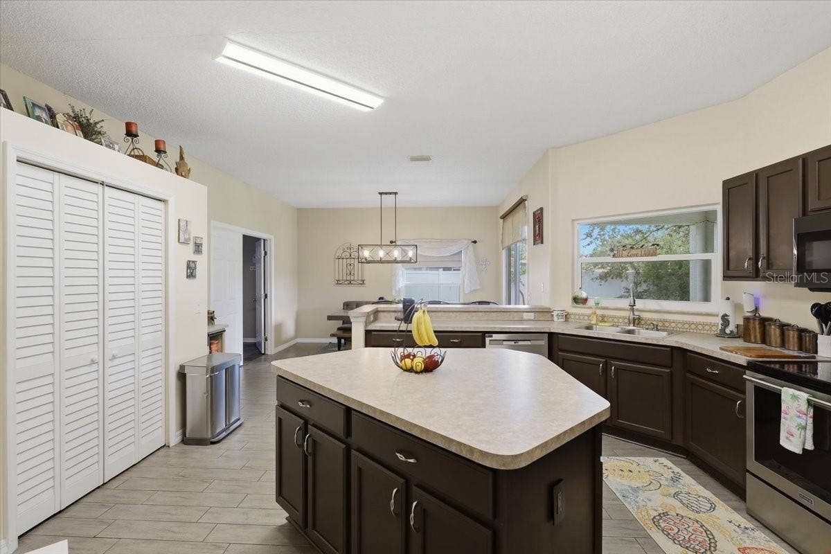 6 BIRDSEYE PLACE, Palm Coast, FL 32137 6 BIRDSEYE PLACE, Palm Coast, FL 32137