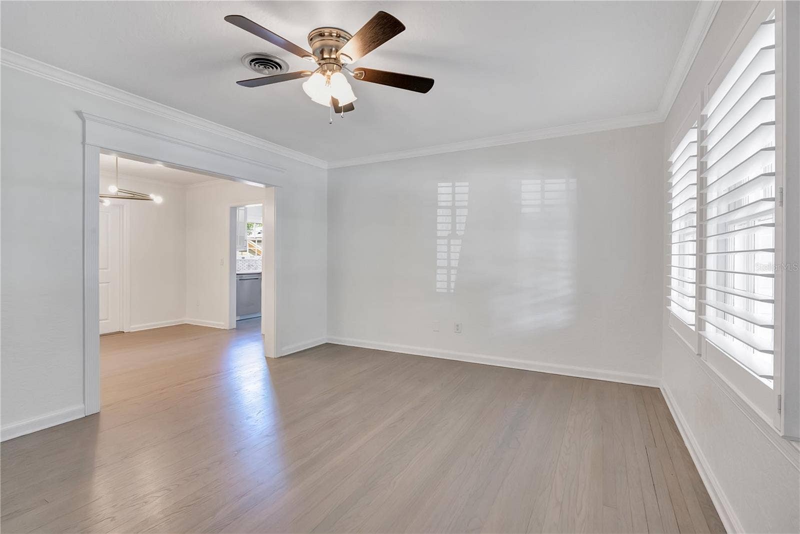 2102 HARRISON AVENUE, Orlando, FL 32804 Living Room