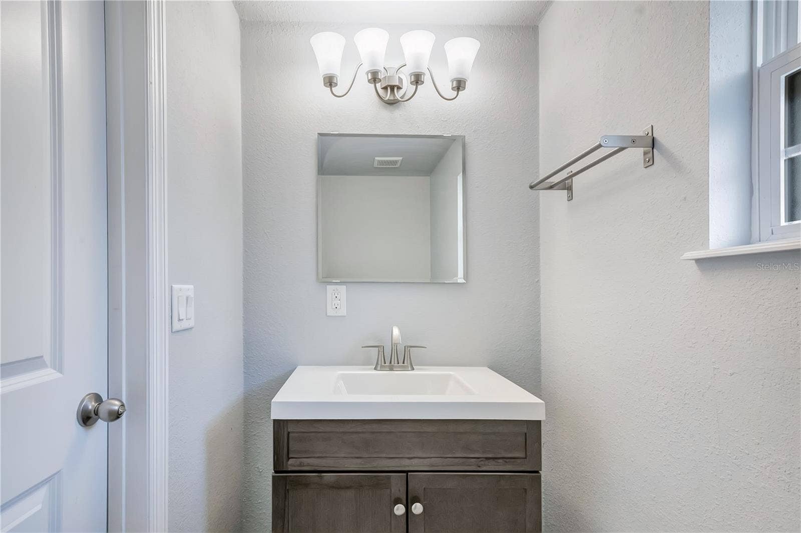 2102 HARRISON AVENUE, Orlando, FL 32804 In-Law Bath
